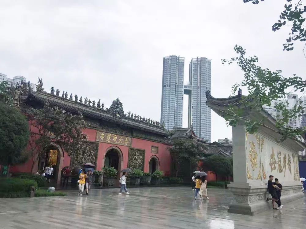 郑州二七广场对比成都,西安郑州同为新一线城市