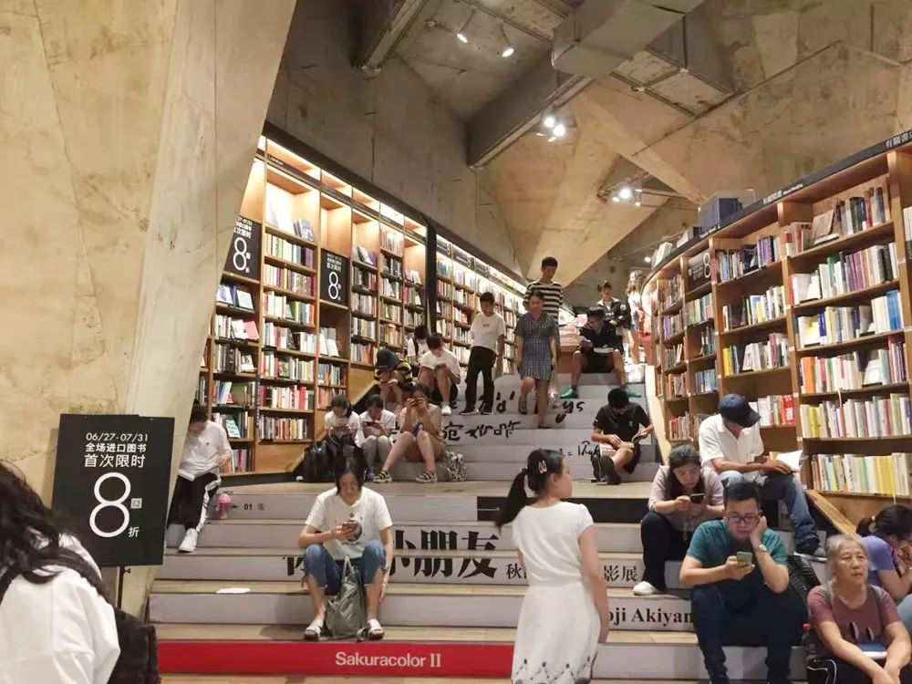 郑州二七广场对比成都,西安郑州同为新一线城市