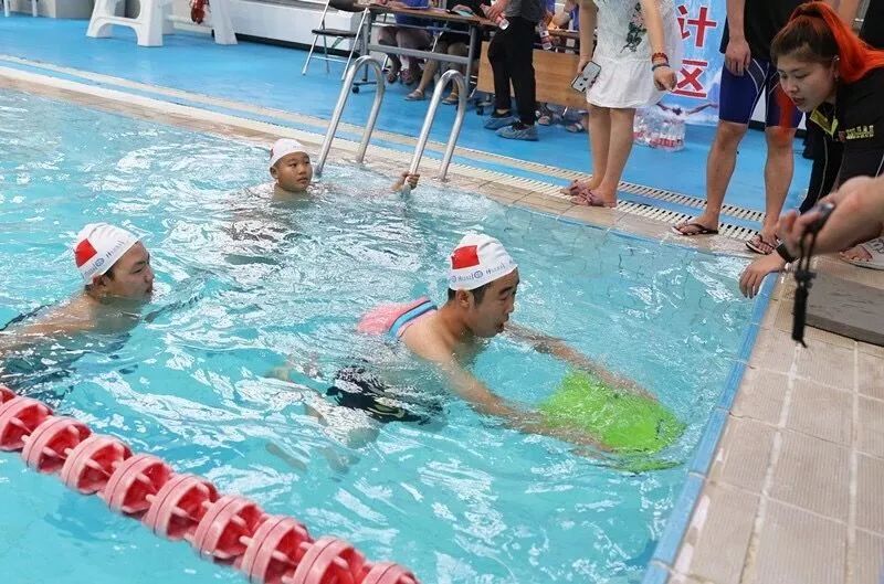 混合接力游泳决赛,轮滑组合比赛