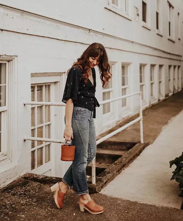 适合妈妈的时尚连衣裙有哪些,妈妈也适合穿的连衣裙