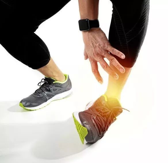 冰敷热敷崴脚,冰敷崴脚后更疼了