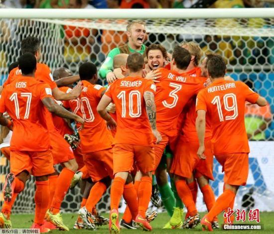 斯内德泪目,斯内德告别仪式视频