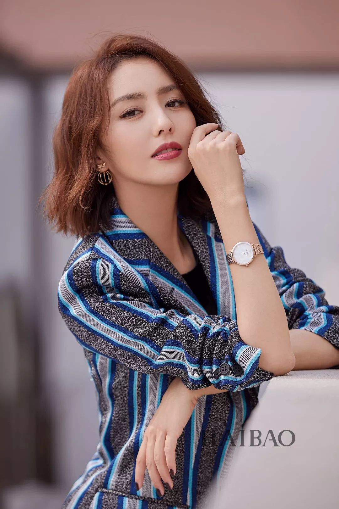 36岁佟丽娅低调过生日，这变化太惊人，她到底经历了什么？