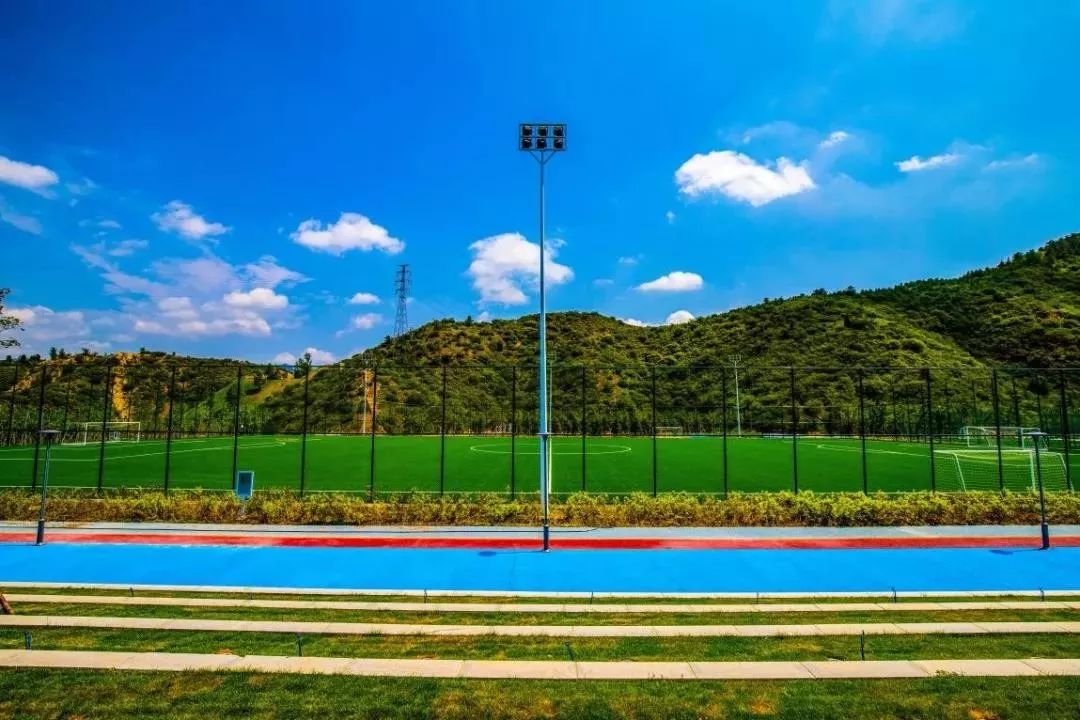 足球场高颜值视频,石家庄最高级足球场