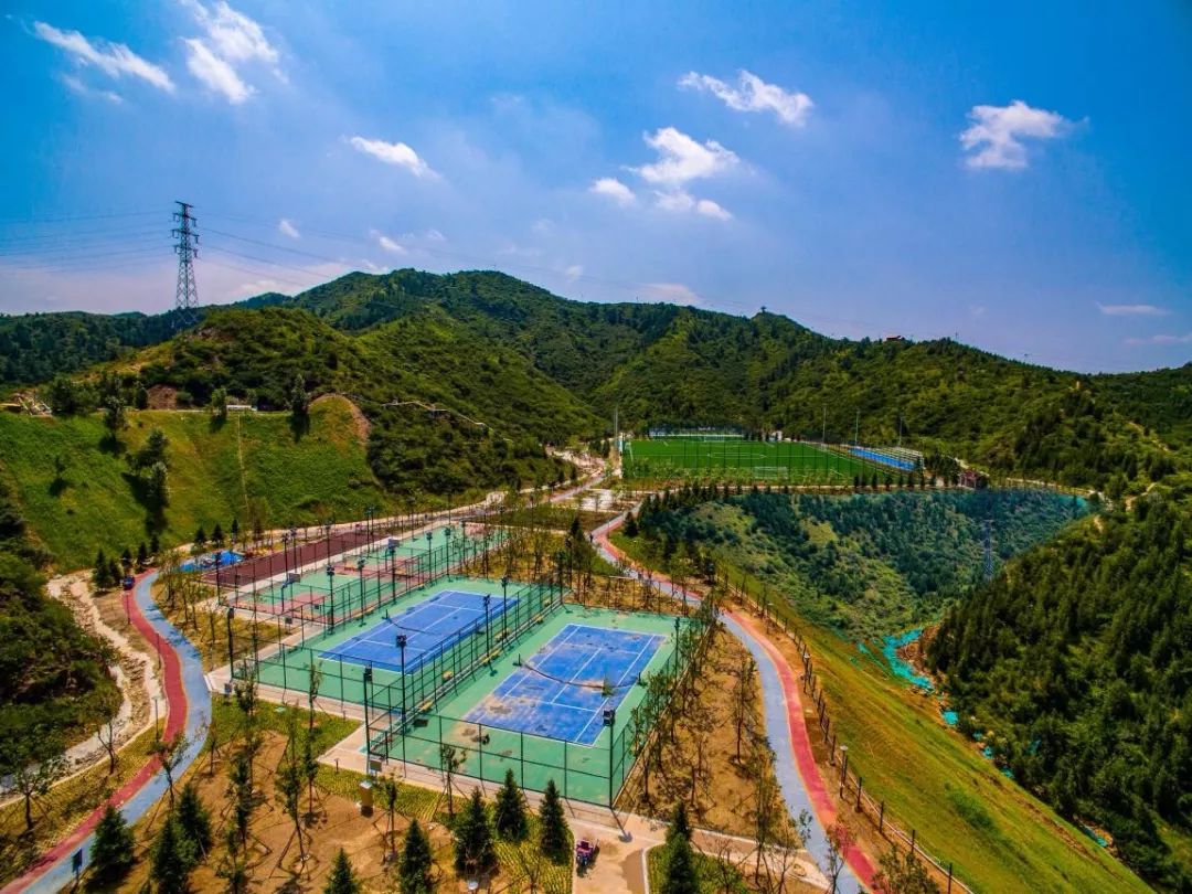 足球场高颜值视频,石家庄最高级足球场