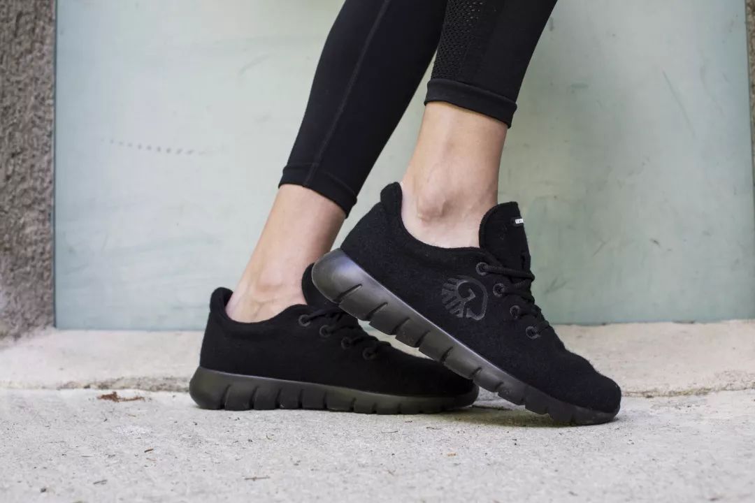 我穿过最轻的运动鞋