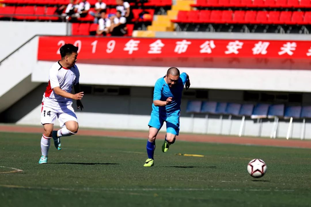 喜讯足球比赛冠军,喜报战报