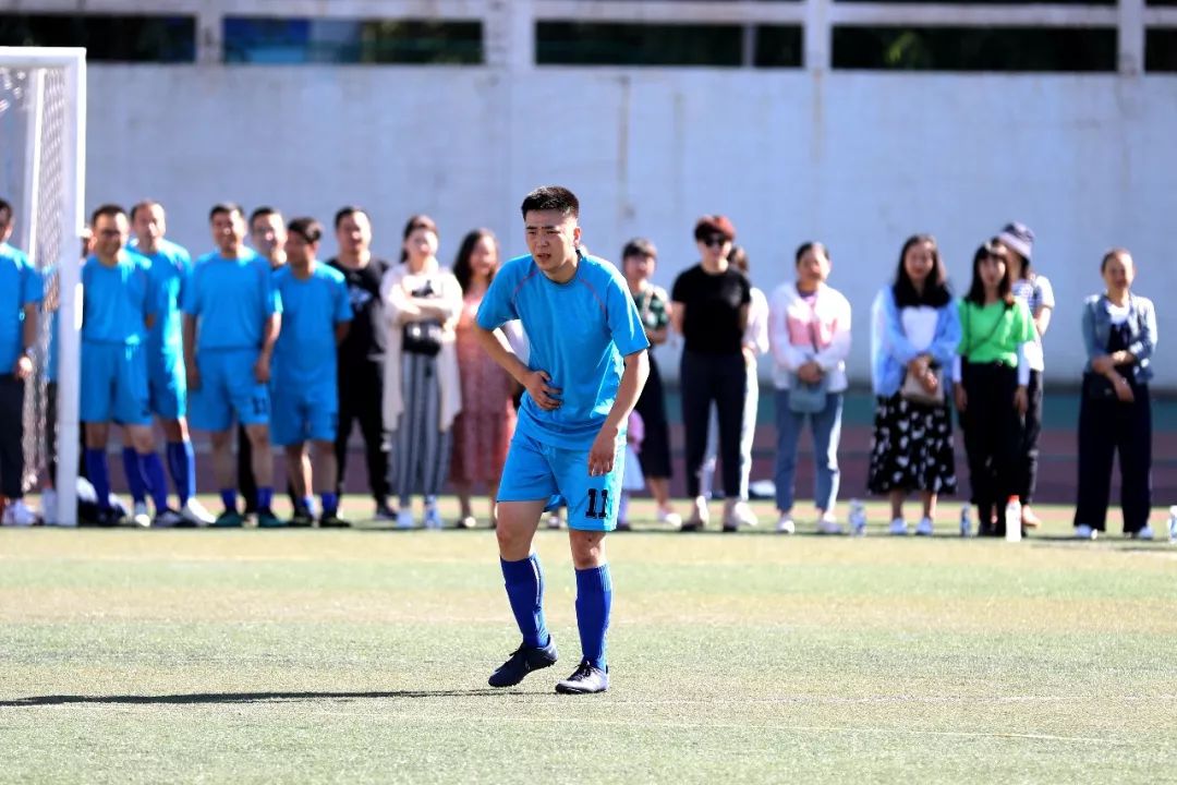 喜讯足球比赛冠军,喜报战报