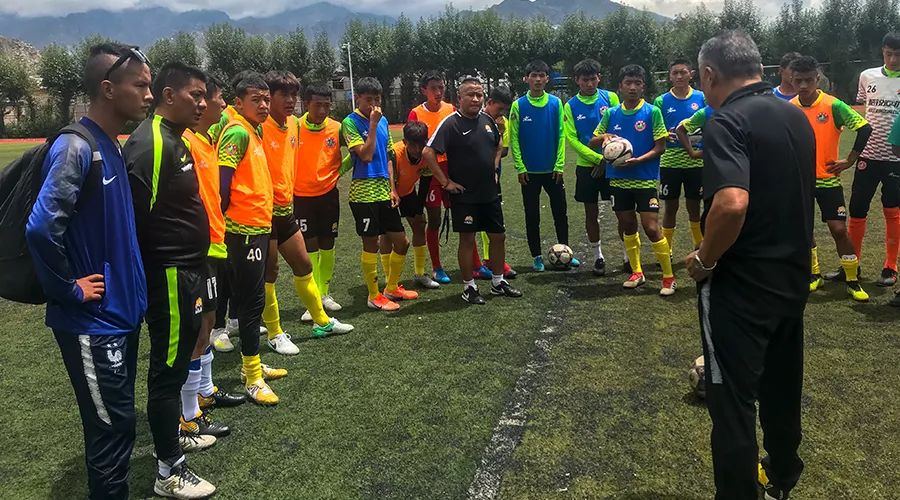 全国校园足球满天星训练营名单,中国足球教练余东风