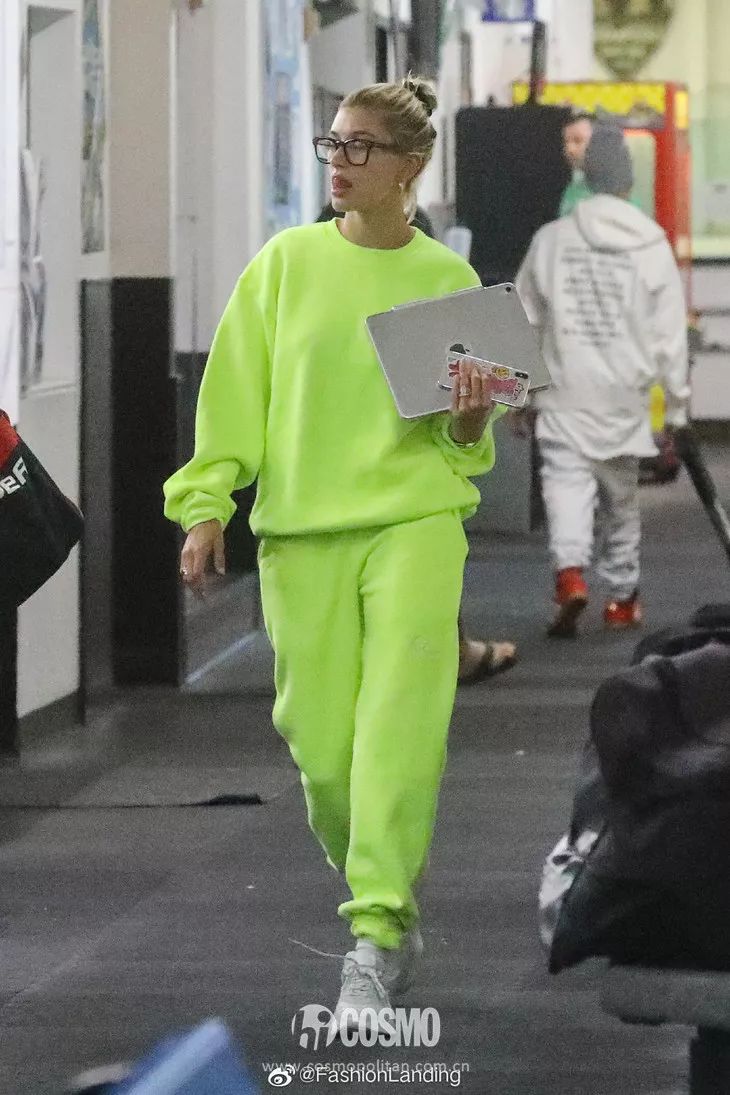 比伯海莉最近新消息,时尚典礼比伯海莉