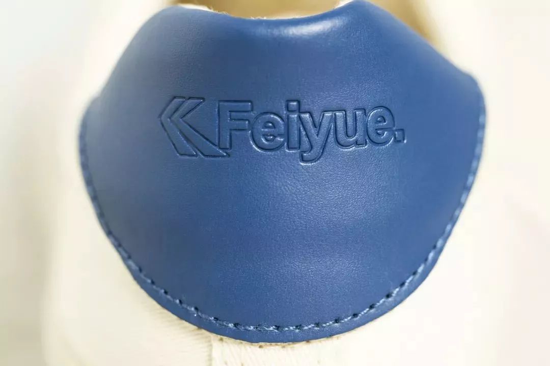 中国60年前造了双小白鞋，法国人一夜“偷走”赚翻了！今天它潮回来了