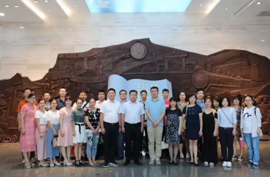 秦小青话剧,秦小青直播