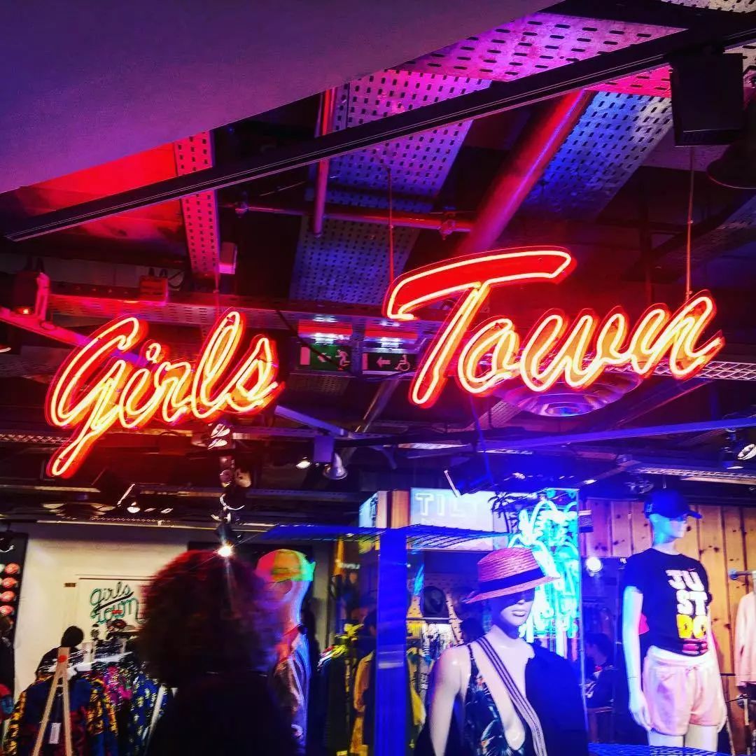 巴黎买潮鞋,寻潮专卖店