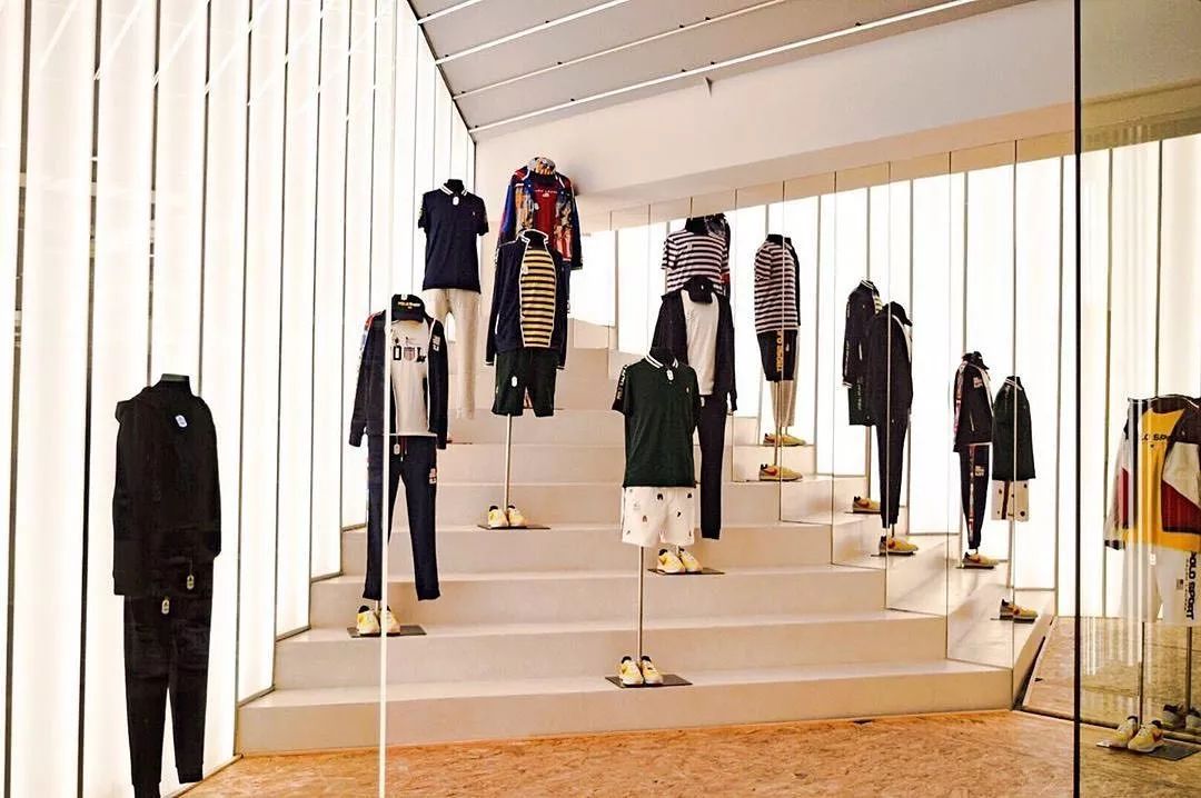 巴黎买潮鞋,寻潮专卖店