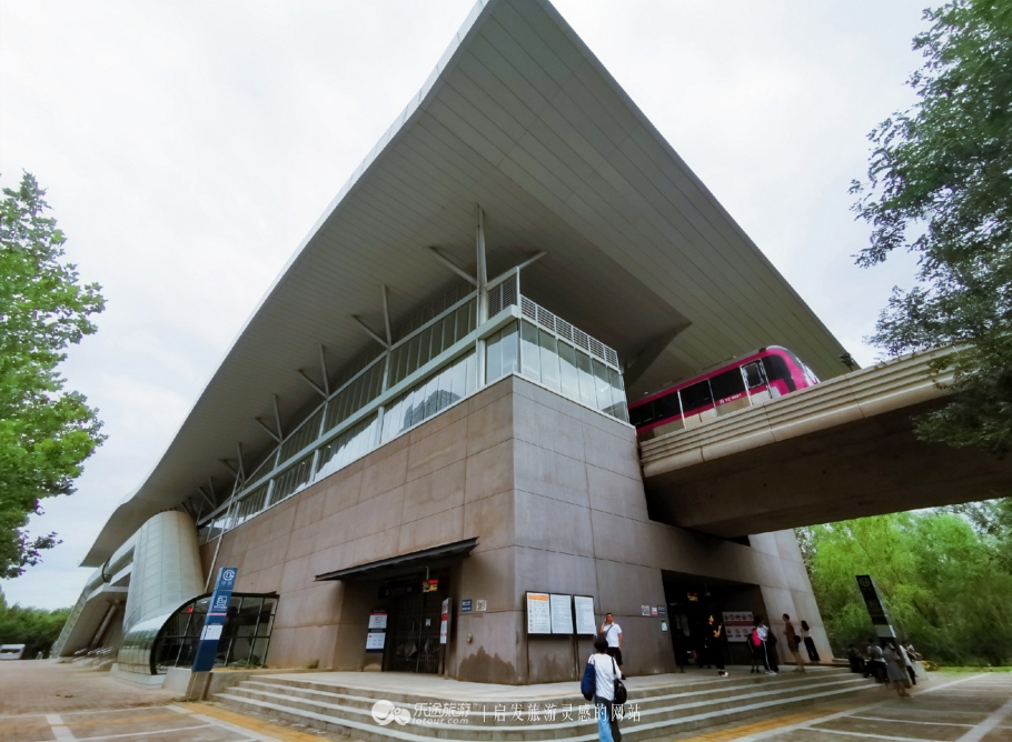 去北京感受京城的繁华,去亦庄