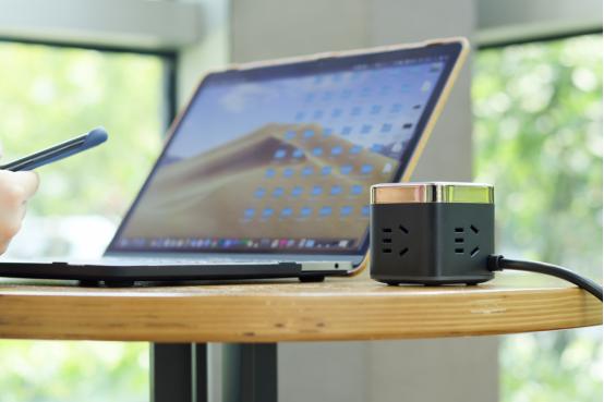 插座玩出新花样公牛魔方usb插座,公牛魔方插座多功能转换插头