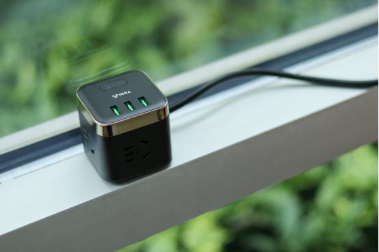 插座玩出新花样公牛魔方usb插座,公牛魔方插座多功能转换插头