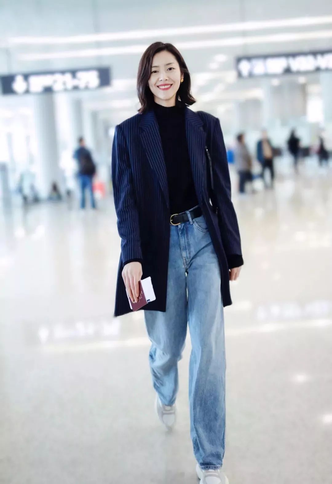 优衣库宽腿廓形牛仔裤搭配,优衣库显腿长的裤子