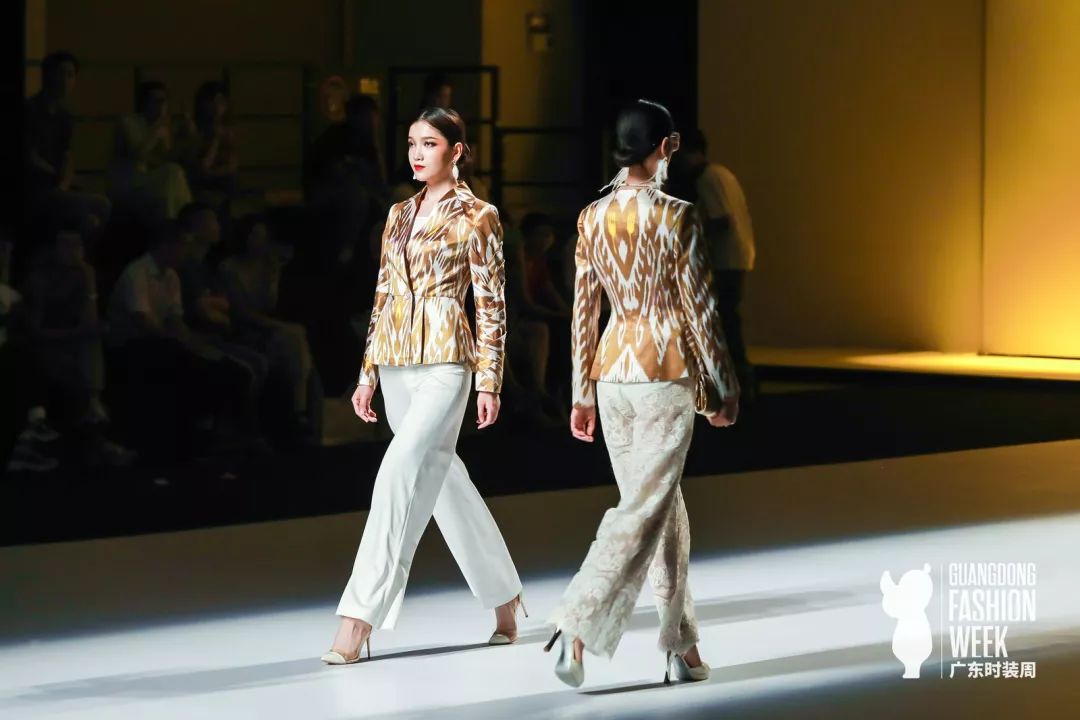 广东时装周丨“2019艾德莱斯出天山”绽放于致敬梦想的舞台