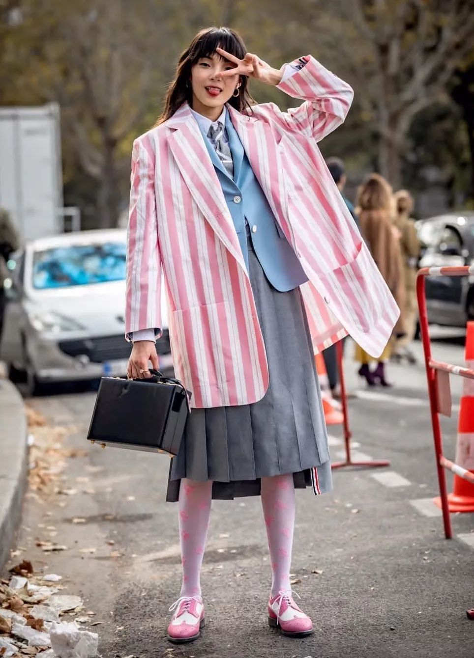 雎晓雯周冬雨吹泡泡,雎晓雯吹泡泡周冬雨