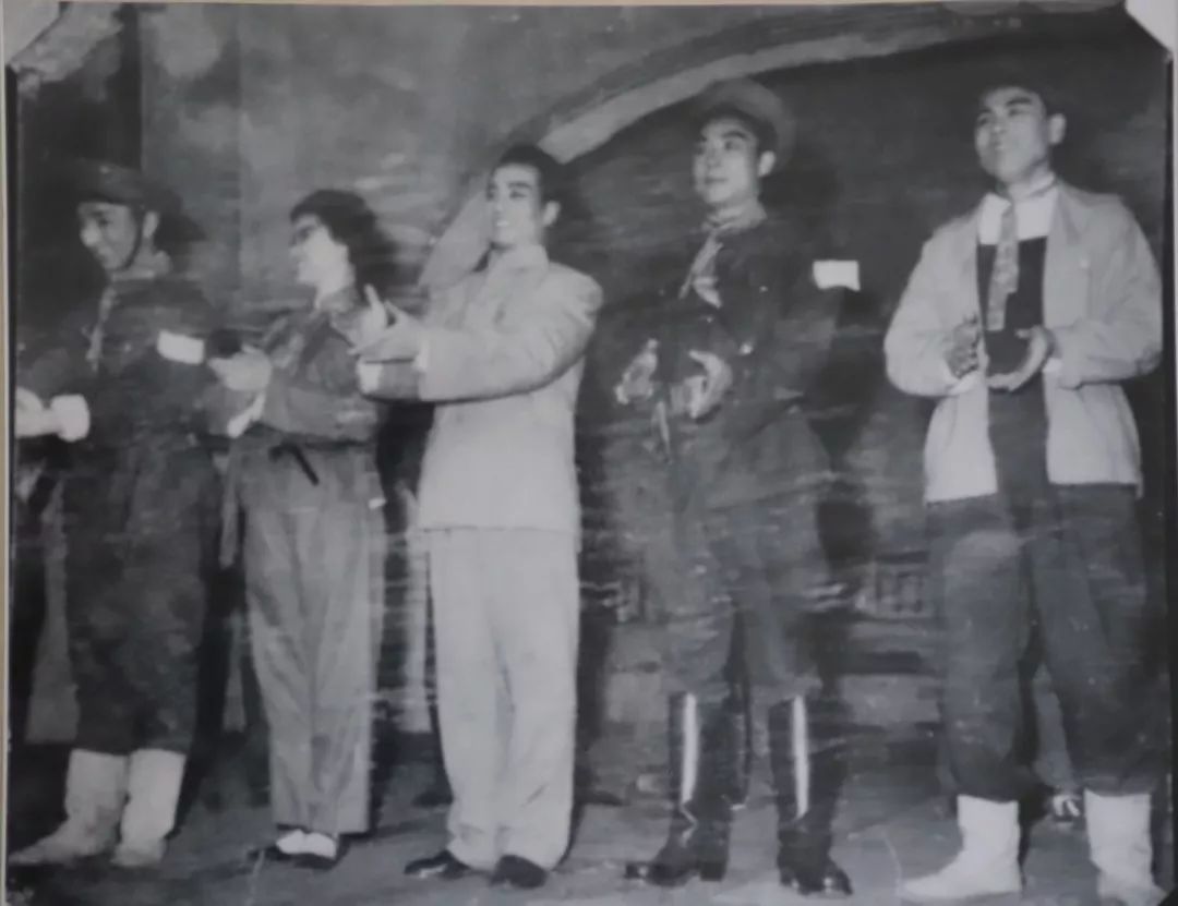 是什么样的一出戏能轰动整座城？