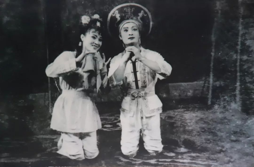 是什么样的一出戏能轰动整座城？