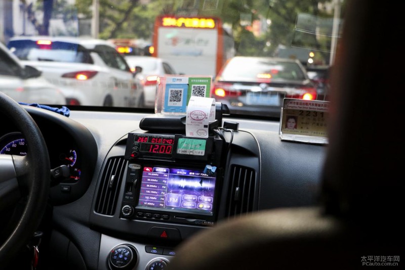 广州黄颜色的出租车 (广州出租车为什么这么多颜色)