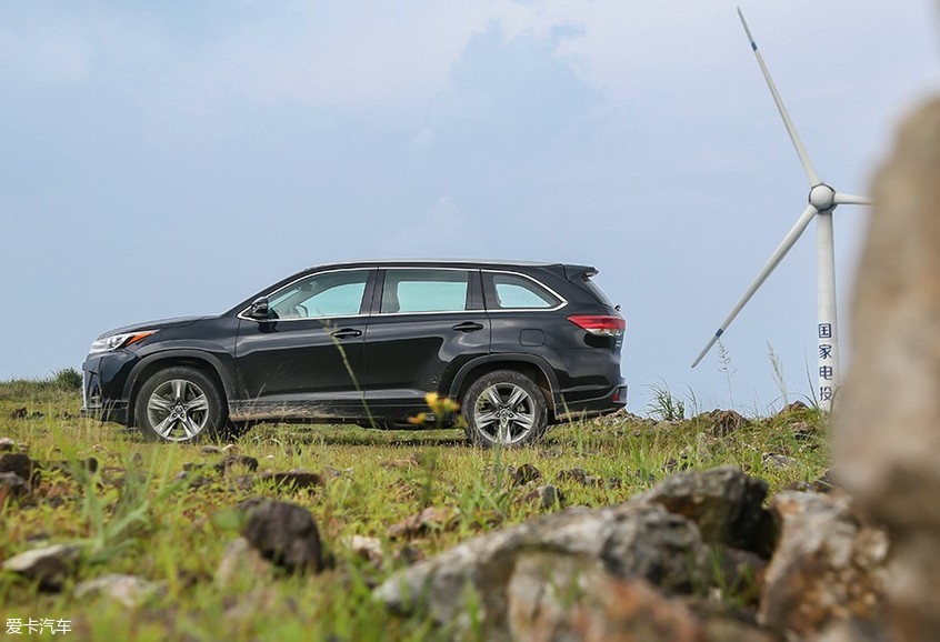 2018新款丰田汉兰达舒适驾驶体验,试驾丰田汉兰达越野能力