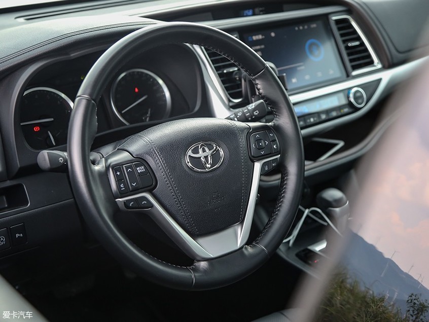 2018新款丰田汉兰达舒适驾驶体验,试驾丰田汉兰达越野能力