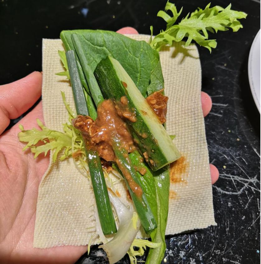 东北蘸酱菜到底有多野,东北为什么喜欢吃蘸酱菜