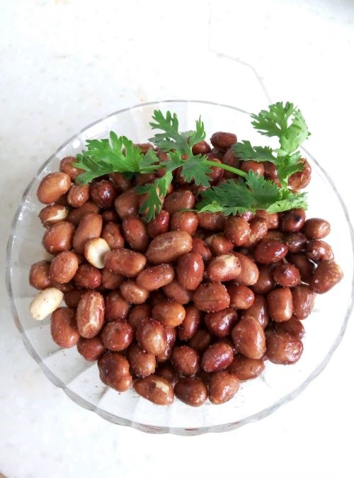 吃炒花生米上火吗,吃炒花生米上火么