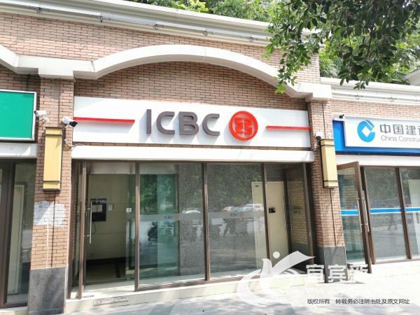 三名中学生拾金不昧,三中校园拾金不昧好人好事报道