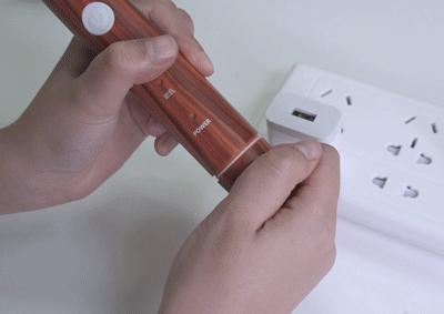 干洗店教你在家轻松洗衣洗鞋,刷鞋干洗神器