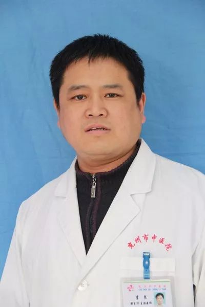 男士乳房单孔腹腔镜微创手术,腹腔镜微型手术