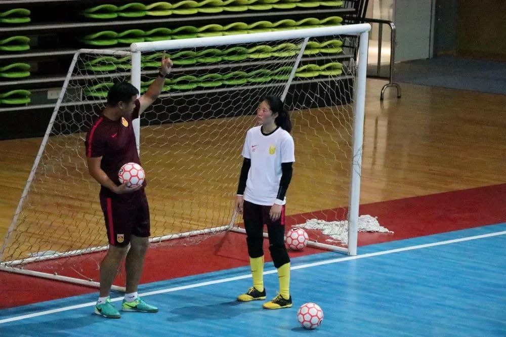 迎大运蓉港公益足球赛门票,成都国际足球邀请赛购票