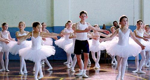 乔治王子学芭蕾被嘲,乔治小王子跳芭蕾