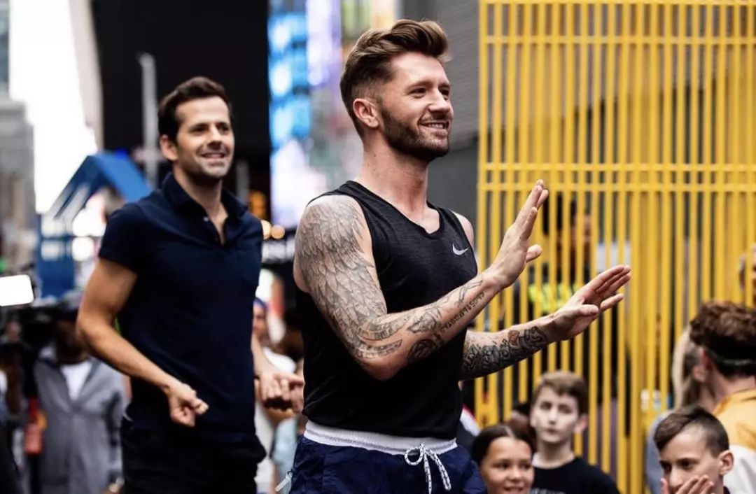 乔治王子学芭蕾被嘲,乔治小王子跳芭蕾