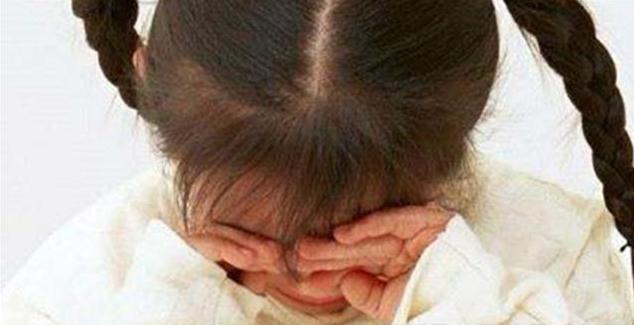 婴儿把石灰弄到眼睛里会怎么样,孩子把石灰撒进眼睛