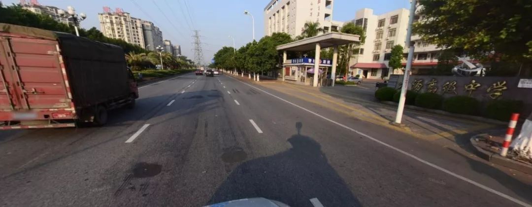 暴雨天气上学需要关注什么,开学第一天迎来一场大暴雨