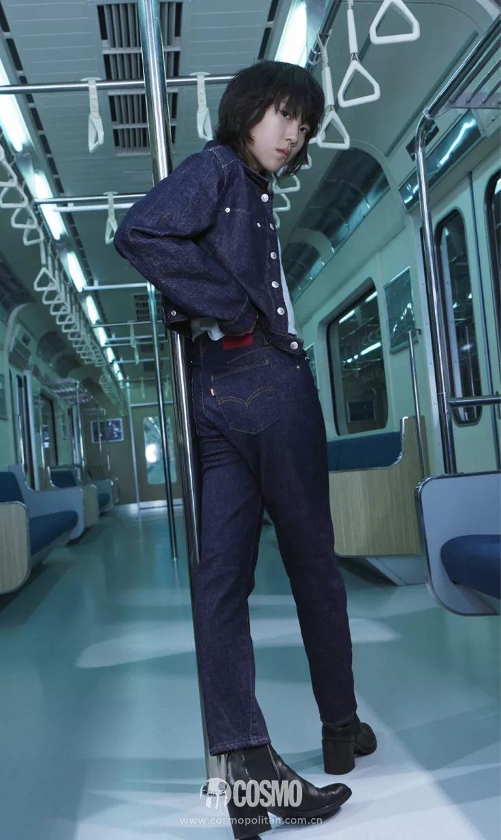 牛仔外套怎么搭配显瘦,落肩牛仔外套显人胖还是显瘦