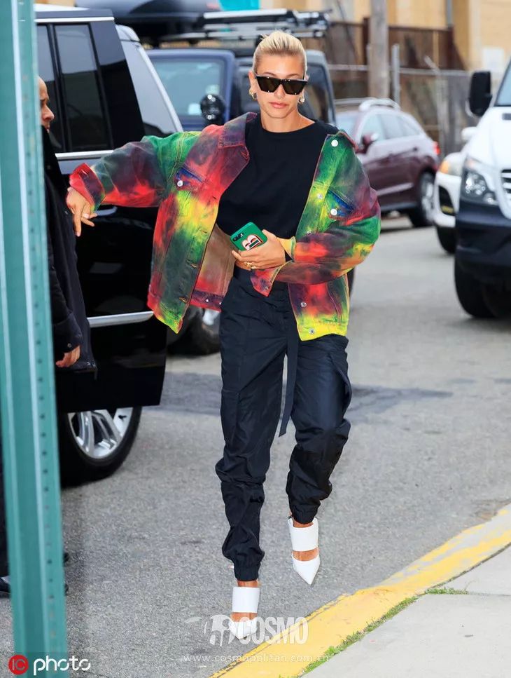 牛仔外套怎么搭配显瘦,落肩牛仔外套显人胖还是显瘦