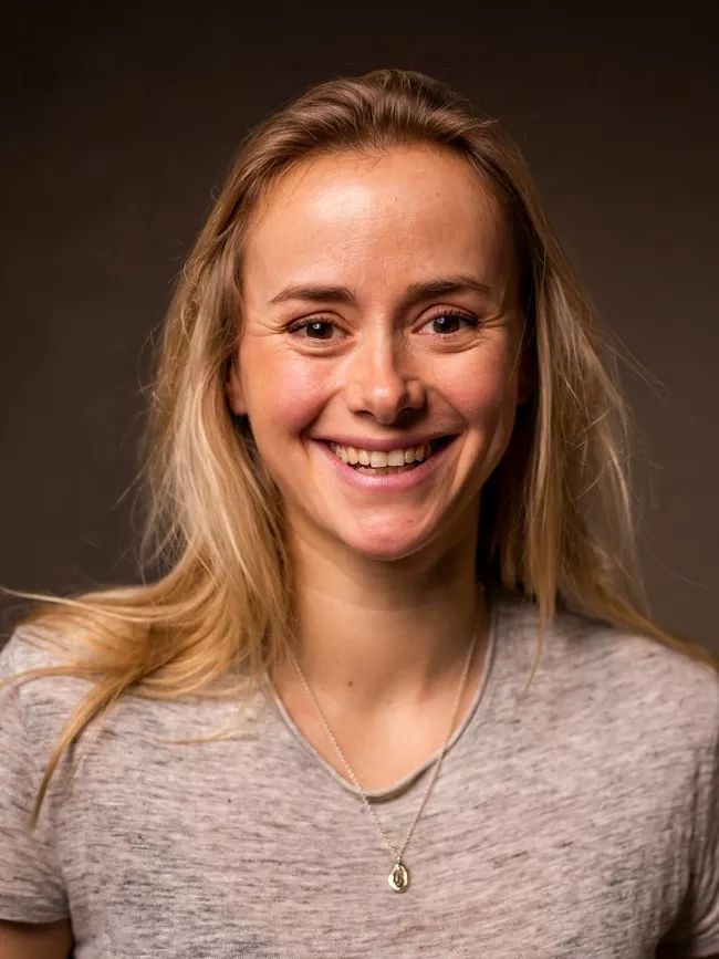 我是男孩，我喜欢紫色书包！一位挪威妈妈的刷屏日记