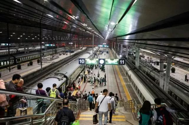 国庆火车票发售创历史新高,国庆假期返程火车票开售啦