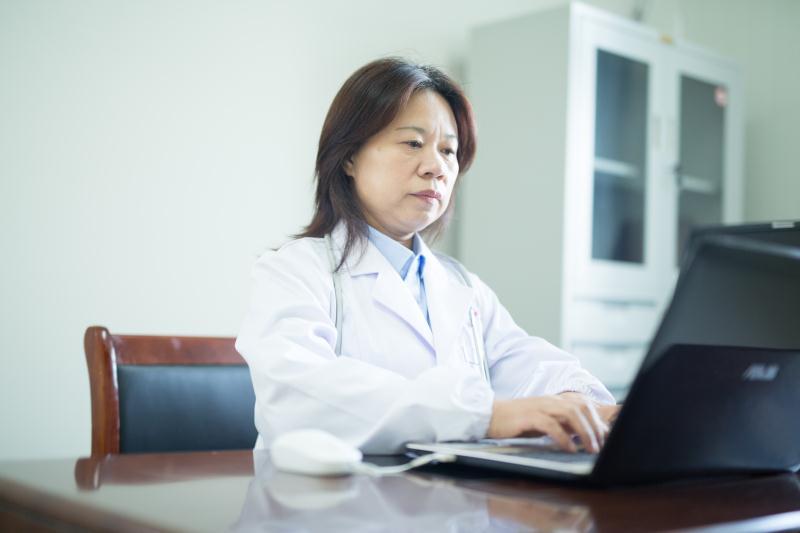 肿瘤三科杨国华：医心为患孜孜不倦地奋战在“抗癌”前线