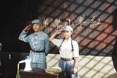 「壮丽70年•奋斗新时代」红色基因代代相传，宾川革命英烈红军小学开学第一课这样上