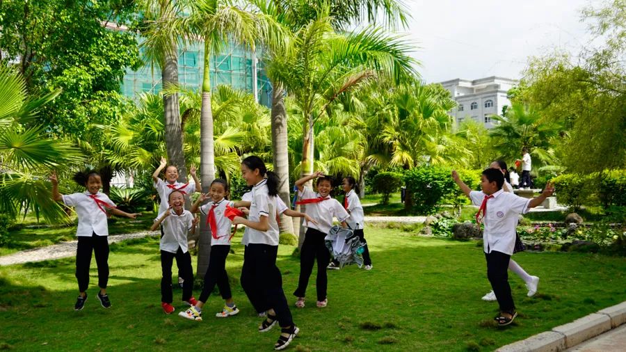「壮丽70年•奋斗新时代」红色基因代代相传，宾川革命英烈红军小学开学第一课这样上