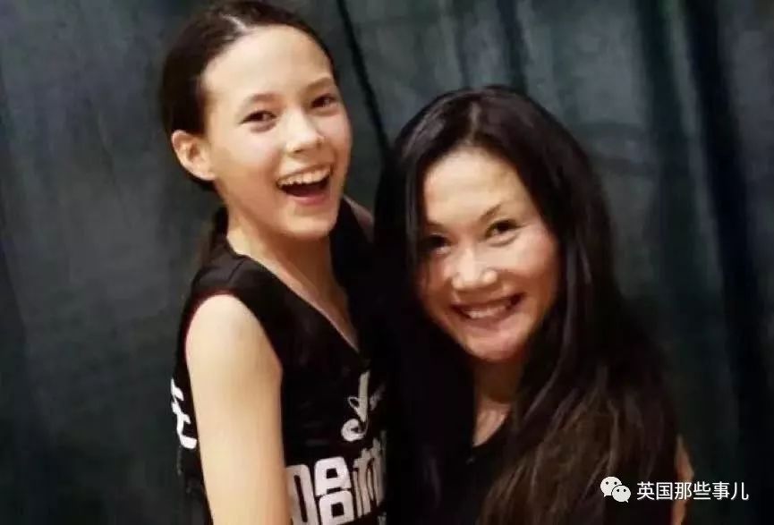 15岁华裔小姑娘获得世界冠军,15岁少女放弃美籍回国