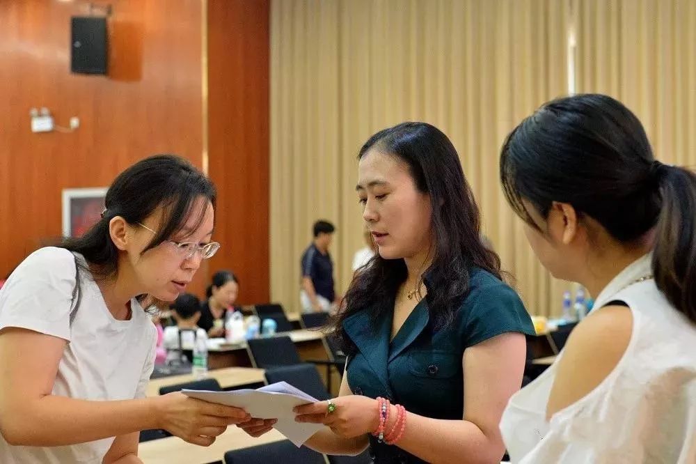 首届朗格罕天使之家医患沟通会议程回顾：多领域专家全面解答罕见病LCH