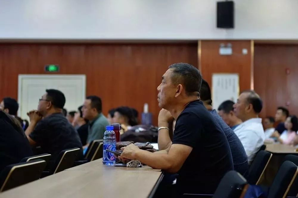 首届朗格罕天使之家医患沟通会议程回顾：多领域专家全面解答罕见病LCH