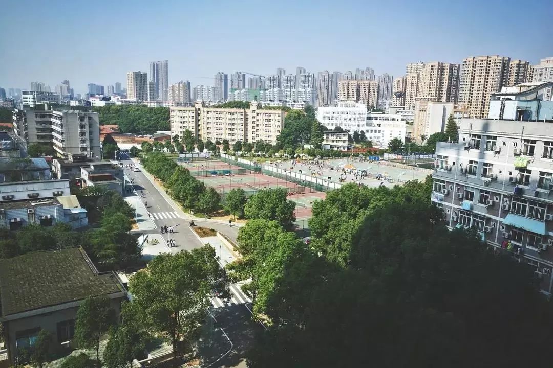 武汉理工新生攻略,武汉理工大学体育馆